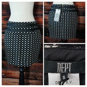 NWT DEPT Mini Skirt Size S Wool Blend Black White Hearts Print Ribbon Waist Knit